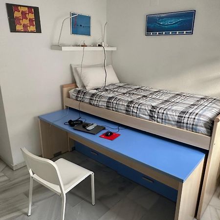 El Cortijuelo. Magnificent Triplex Terraced House With Rooftop Of 18M2, Overlooking The Sea. Parking Torremolinos Bagian luar foto
