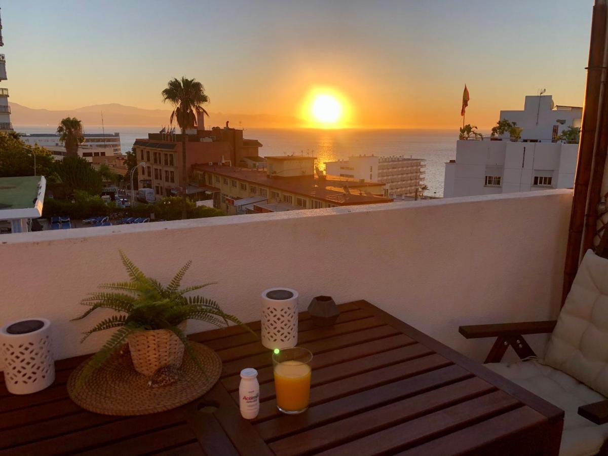 El Cortijuelo. Magnificent Triplex Terraced House With Rooftop Of 18M2, Overlooking The Sea. Parking Torremolinos Bagian luar foto