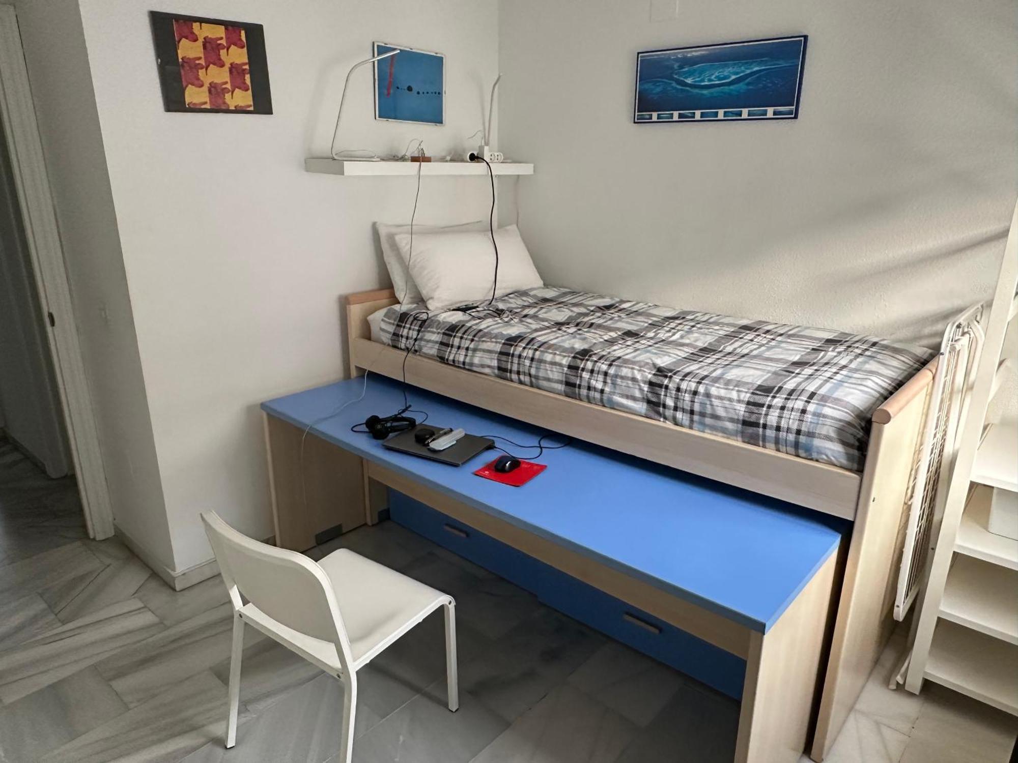 El Cortijuelo. Magnificent Triplex Terraced House With Rooftop Of 18M2, Overlooking The Sea. Parking Torremolinos Bagian luar foto