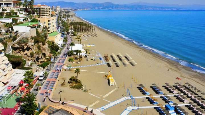 El Cortijuelo. Magnificent Triplex Terraced House With Rooftop Of 18M2, Overlooking The Sea. Parking Torremolinos Bagian luar foto